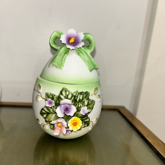 Vintage Floral Lefton China Hand Painted Porcelain Easter Egg Trinkets - Picture 2 of 10